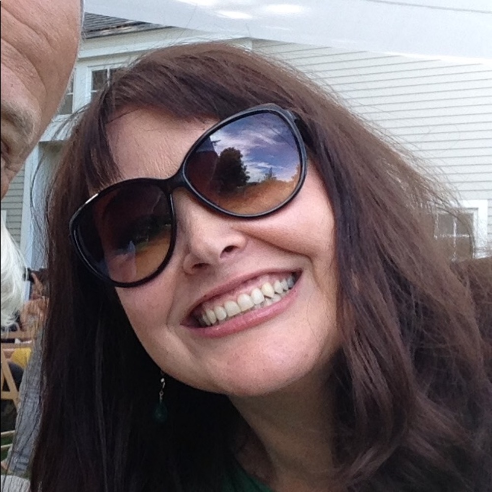 Meet your Posher, Laura